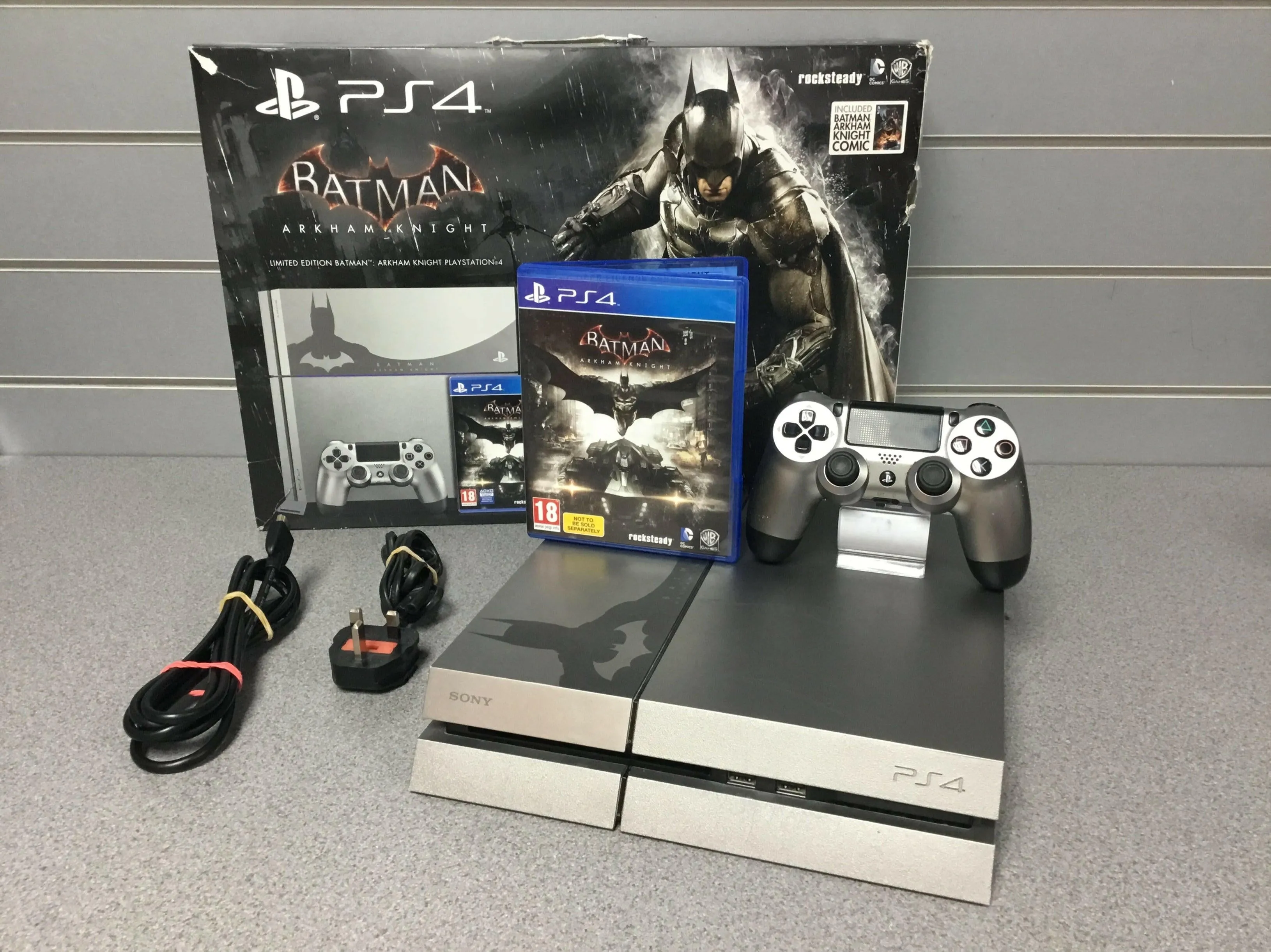 **BOXED** PlayStation 4 500GB **ARKHAM KNIGHT SPECIAL EDITION CONSOLE** inc. Official Controller, Cables & Arkham Knight Game