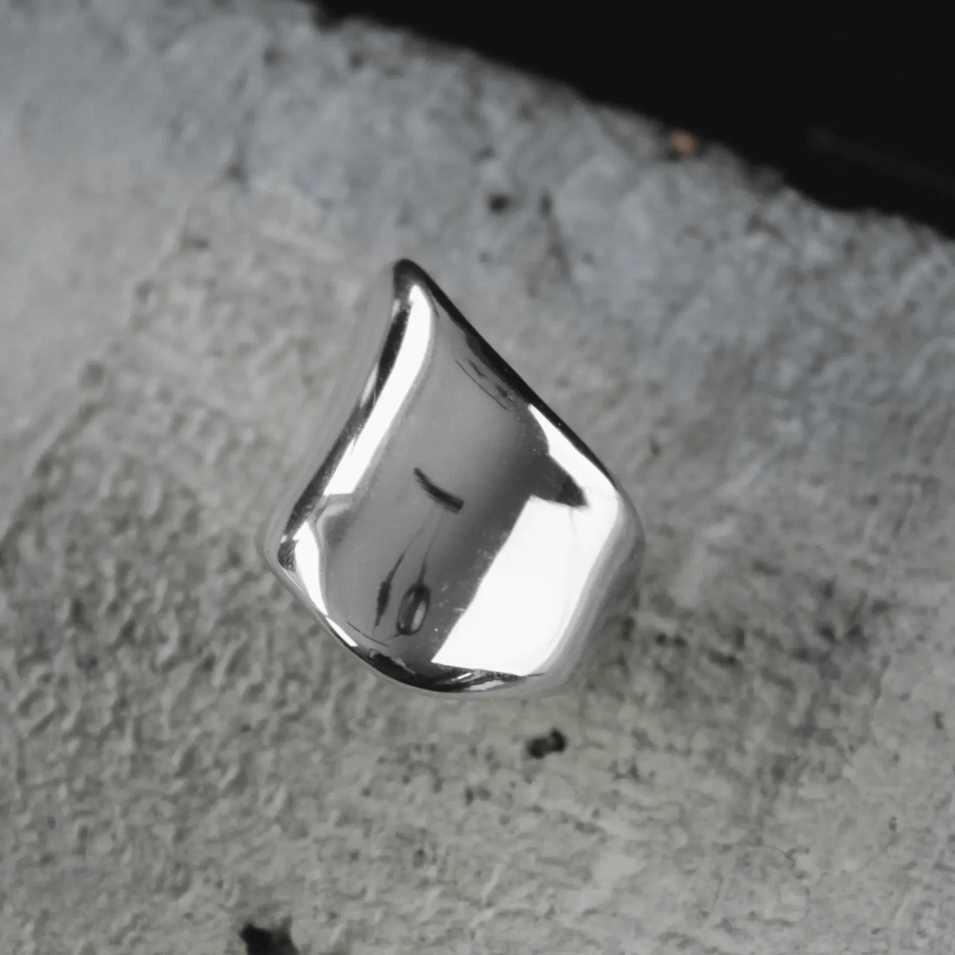 Courage Waterproof Arrow Statement Ring Silver Plating