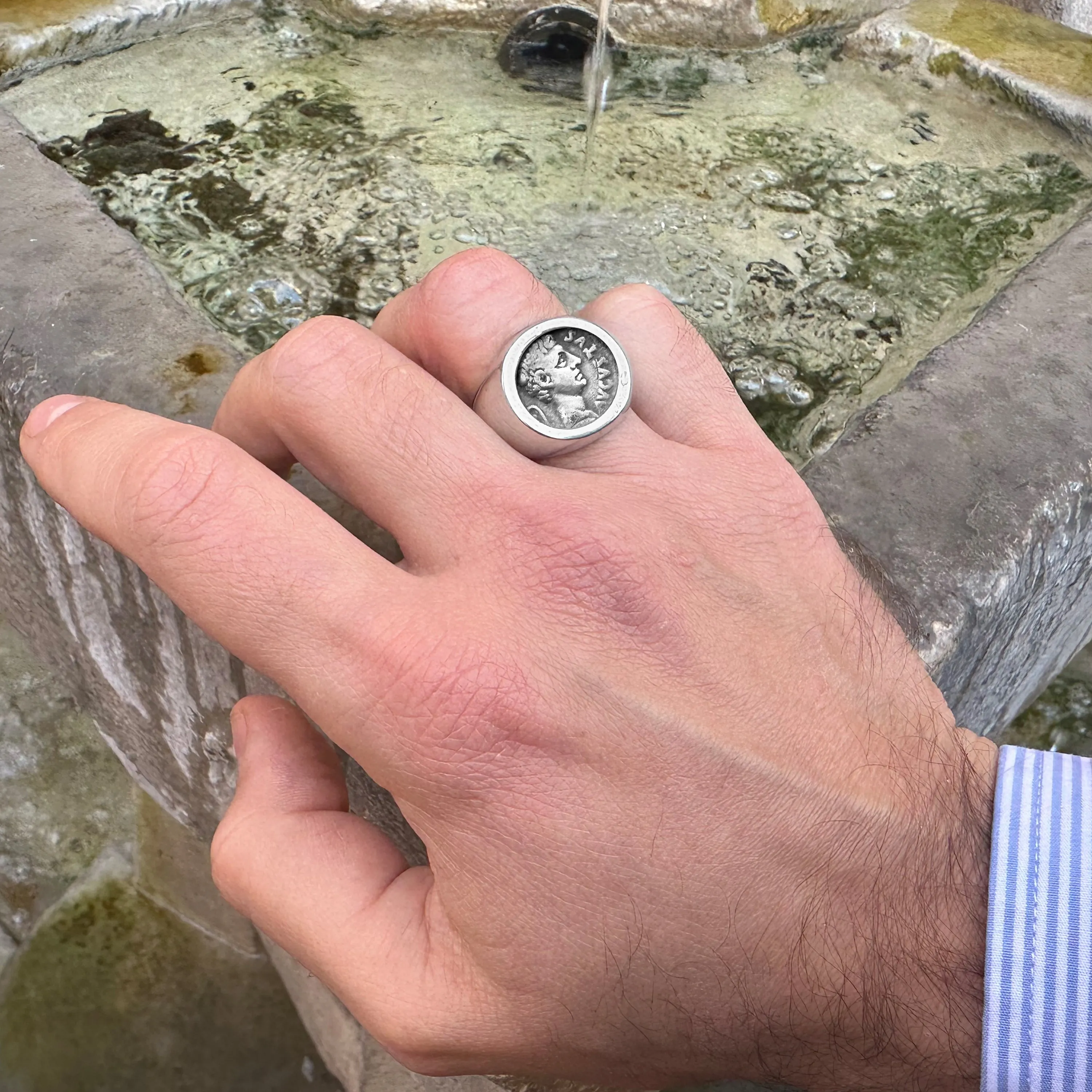 EMPEROR AUGUSTUS Genuine Ancient Roman coin 27 BC-14 AD Ring