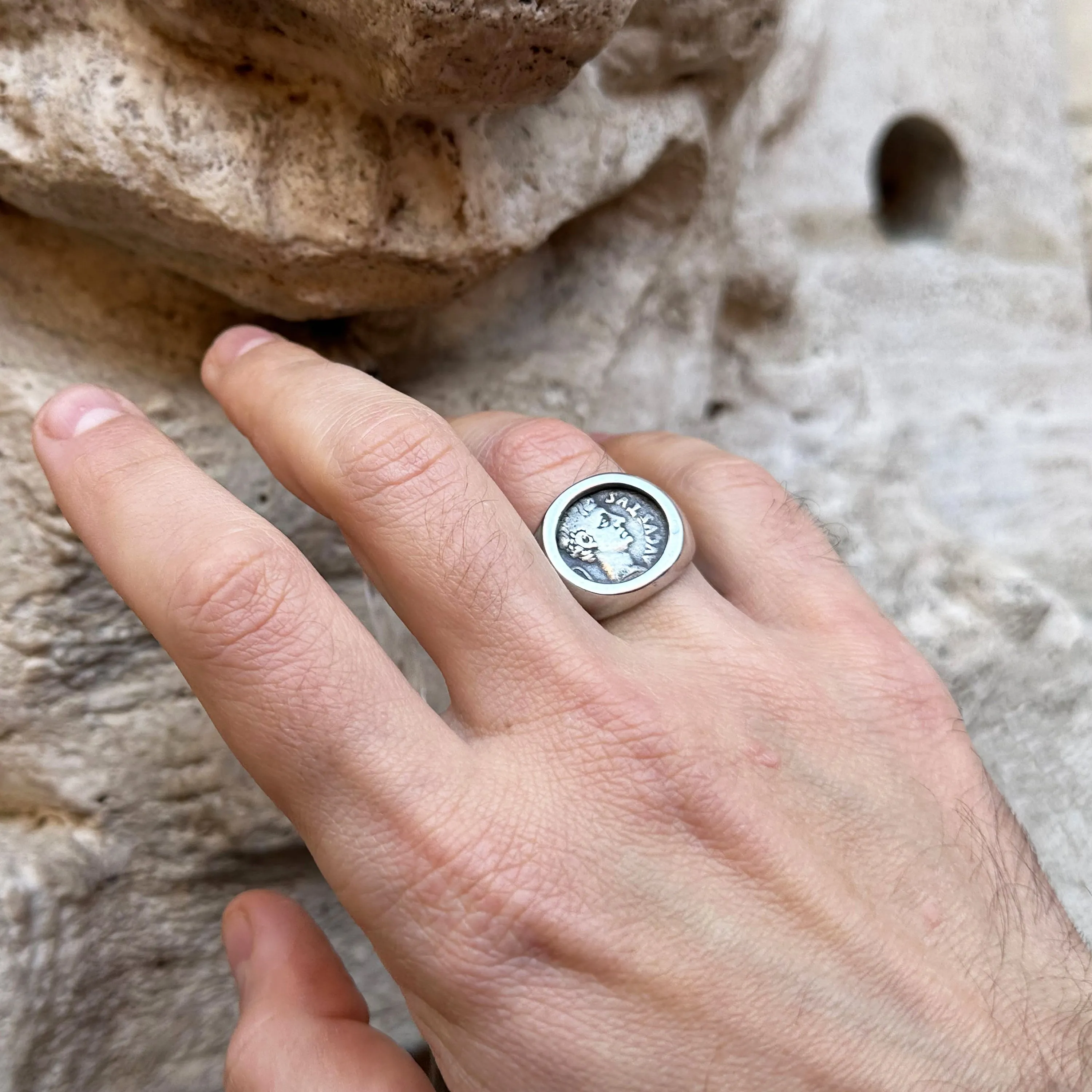 EMPEROR AUGUSTUS Genuine Ancient Roman coin 27 BC-14 AD Ring