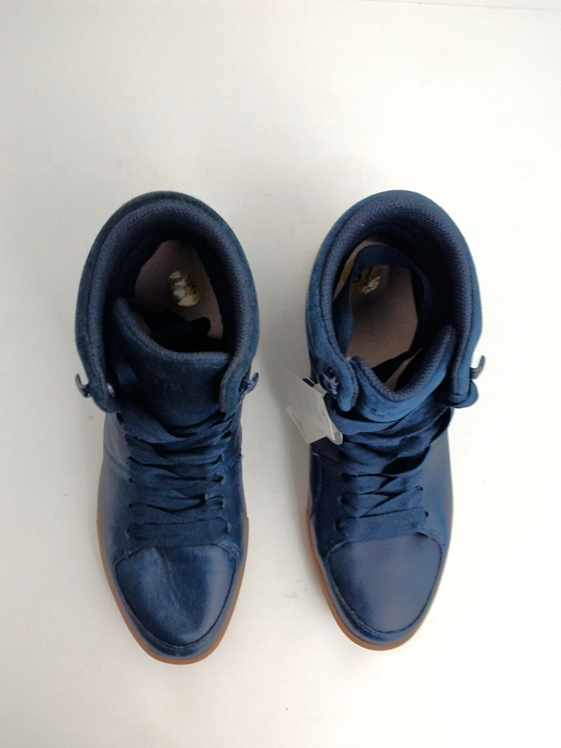 Lacoste Women's Fashion Sneakers Navy Blue Leather Size 5.5