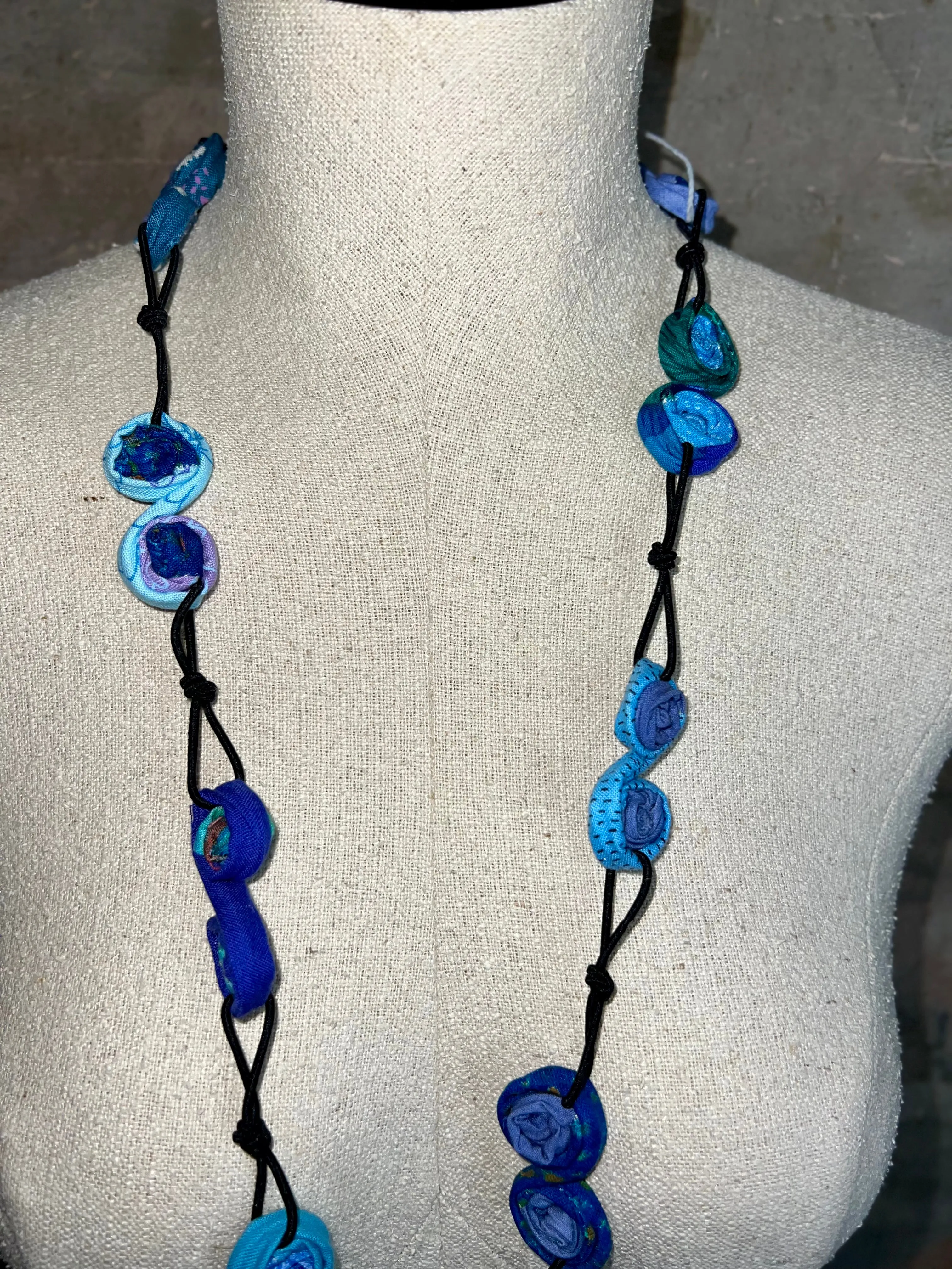 N377 Cat Eyes Necklace-B / Blue’s