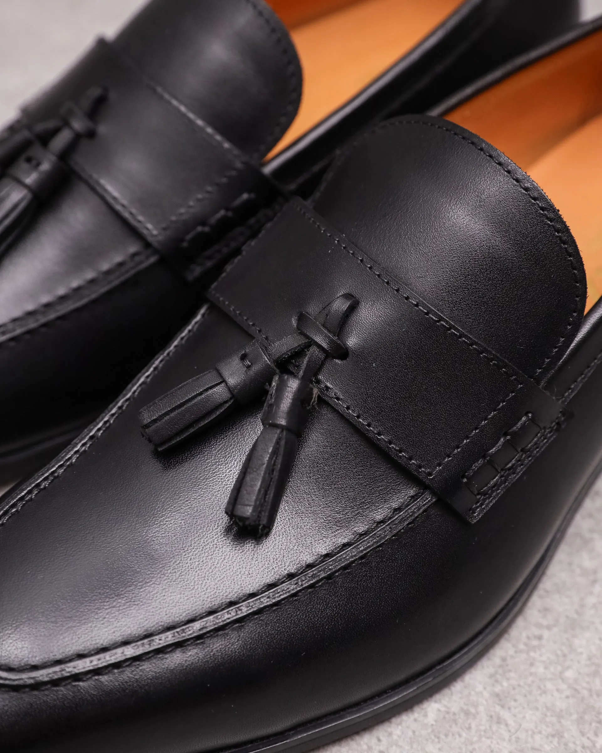 Tomaz F327 Men's Tassel Loafer (Black)